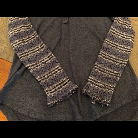 American Rag Mixed Media Pullover Henley - M - Picture 3 of 6